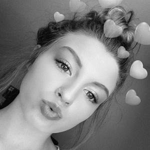 Meet your Posher, Haily